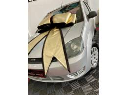 FORD - FIESTA - 2004/2004 - Prata - R$ 21.900,00
