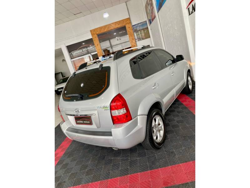 HYUNDAI - TUCSON - 2015/2016 - Prata - R$ 64.900,00