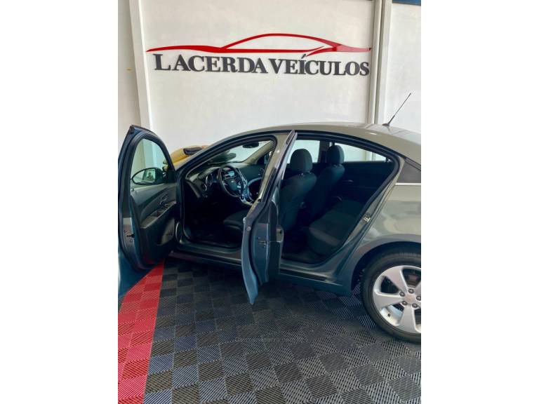 CHEVROLET - CRUZE - 2011/2012 - Cinza - R$ 54.900,00