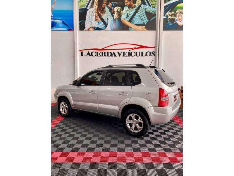 HYUNDAI - TUCSON - 2015/2016 - Prata - R$ 64.900,00