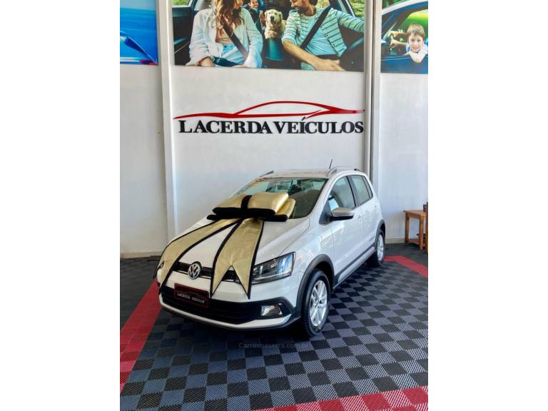VOLKSWAGEN - CROSSFOX - 2016/2016 - Branca - R$ 59.900,00