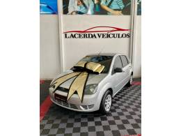 FORD - FIESTA - 2004/2004 - Prata - R$ 21.900,00